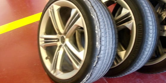 nardo racetrag audi s8 nearlyperfect testing np cartesting tyredamage damage tyre