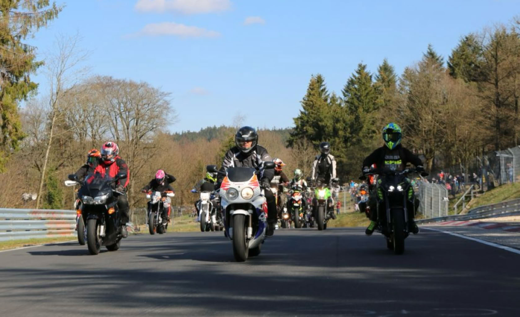 NP NEWS NORDSCHLEIFE MOTORRÄDER VERBOTEN -NEARLYPERFECT
