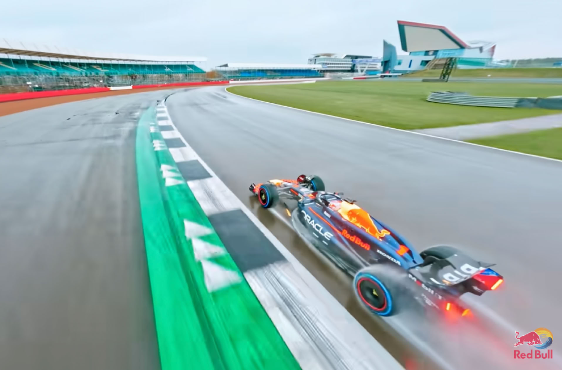 NP-NEARLY-PERFECT-NEARLYPERFECT-NEWS-REDBULL-DROHNE-FORMEL1-FORMULA_UNO
