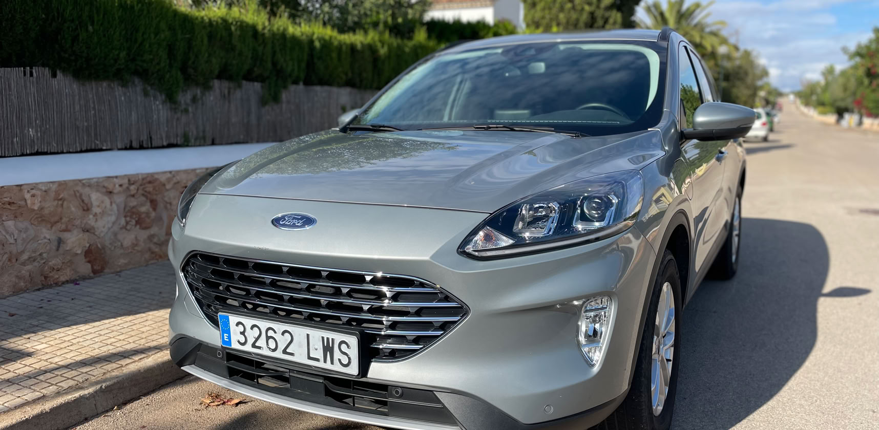 FORD KUGA HYBRID PHEV - NP NEARLY PERFECT -  CAR TESTING nearly-perfect.com 
