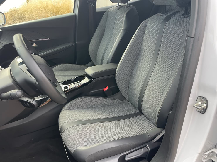 NP PEUGEOT 2008 NP PROFI LUPE NEARLY PERFECT