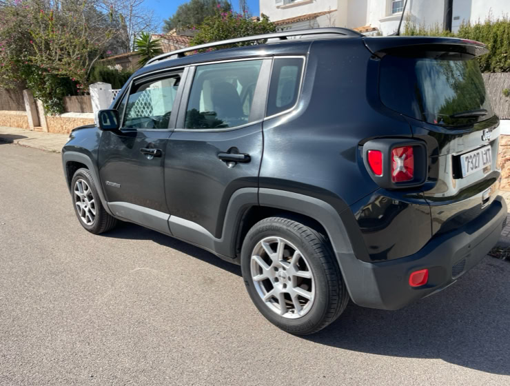 NP_NEARLY_PERFECT/NEARLY_PERFECT/NP/ARMIN_RUSCHEINSKY/NEARLY_PERFEFCT/JEEP_RENEGADE